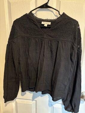 Treasure & Bond Black Embroidered V-Neck Tunic Top